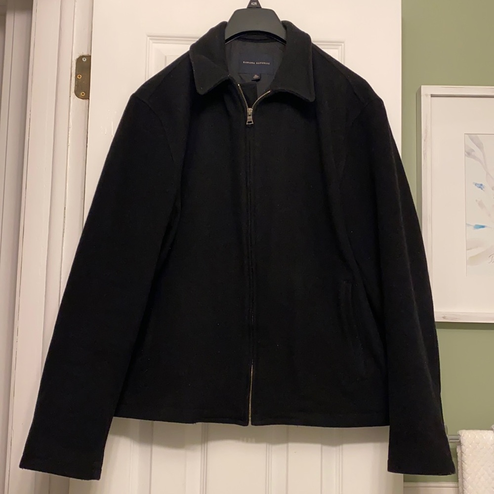 Men’s zippered jacket